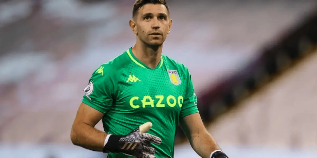 El arquero del Aston Villa arrastra una lesión a pocos días de La Finalissima de la Selección Argentina ante Italia.