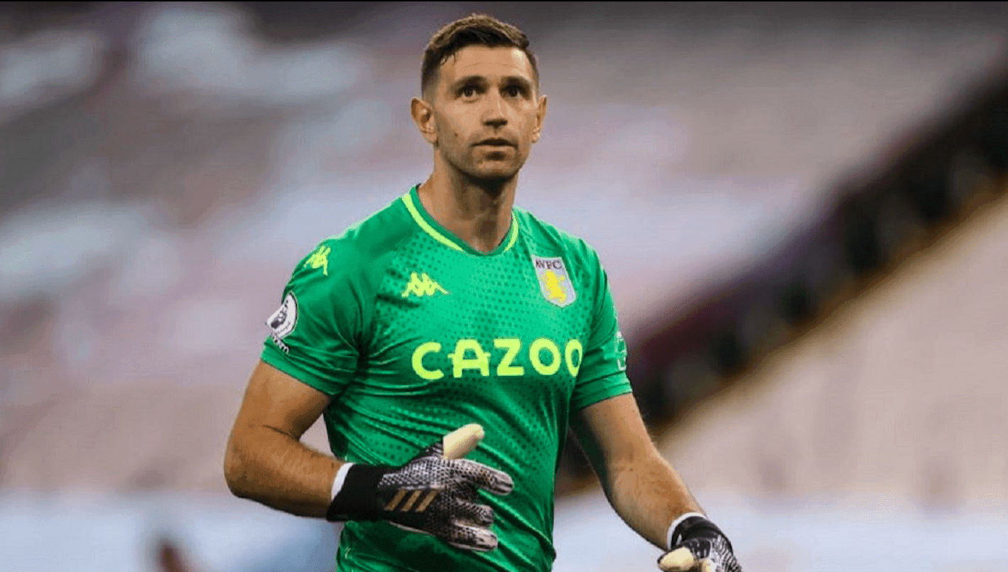 El arquero del Aston Villa arrastra una lesión a pocos días de La Finalissima de la Selección Argentina ante Italia.