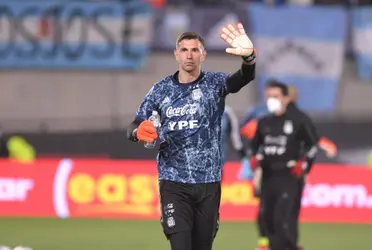 El arquero del conjunto nacional habló en la previa a los duelos de la doble fecha de Elimnatorias, en Calama y Córdoba. "No estamos relajados", aseguró.