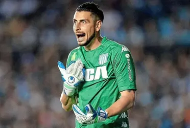 El arquero nacionalizado chileno tiene chances de pasar a otra liga y la Academia busca reemplazo.