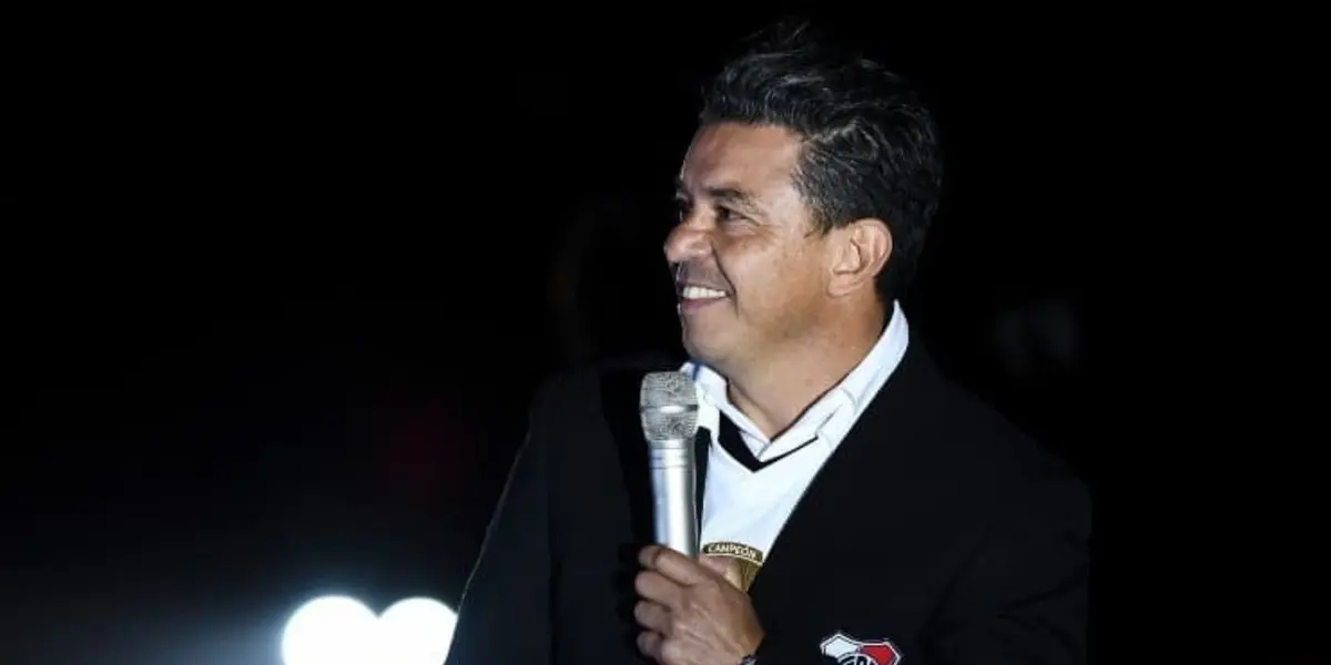 El aún DT del Millonario tiene la mente en los amistosos del Millonario, pero ya es seguido desde la Premier.