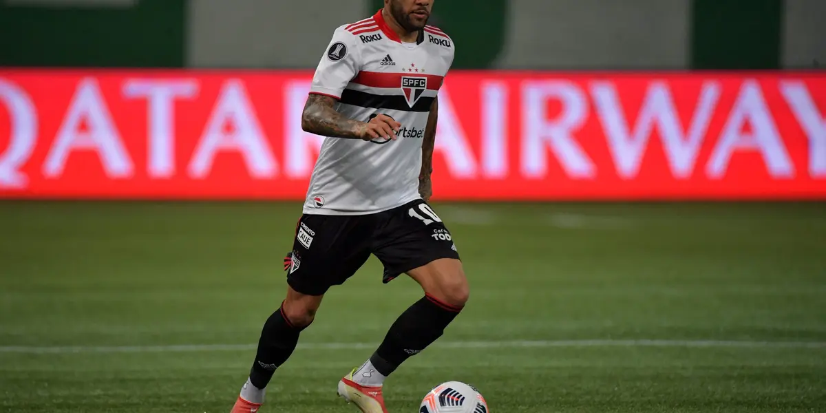 El brasileño dejó de pertenecer a San Pablo y busca un nuevo club para continuar su carrera.