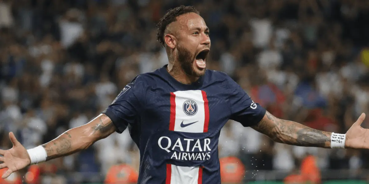 El brasileño lució feliz tras la consagración del cuadro parisino y tuvo un gesto que demuestra el cariño por sus compañeros