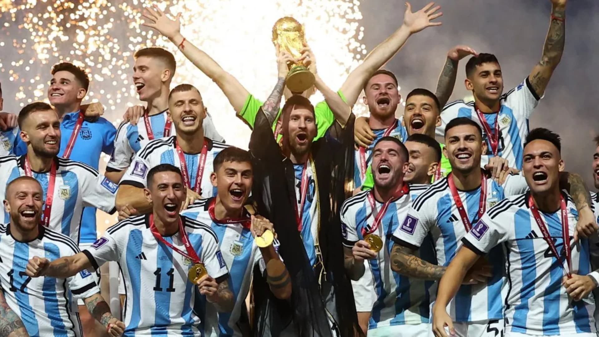 El campeón del mundo fue presentado en Francia