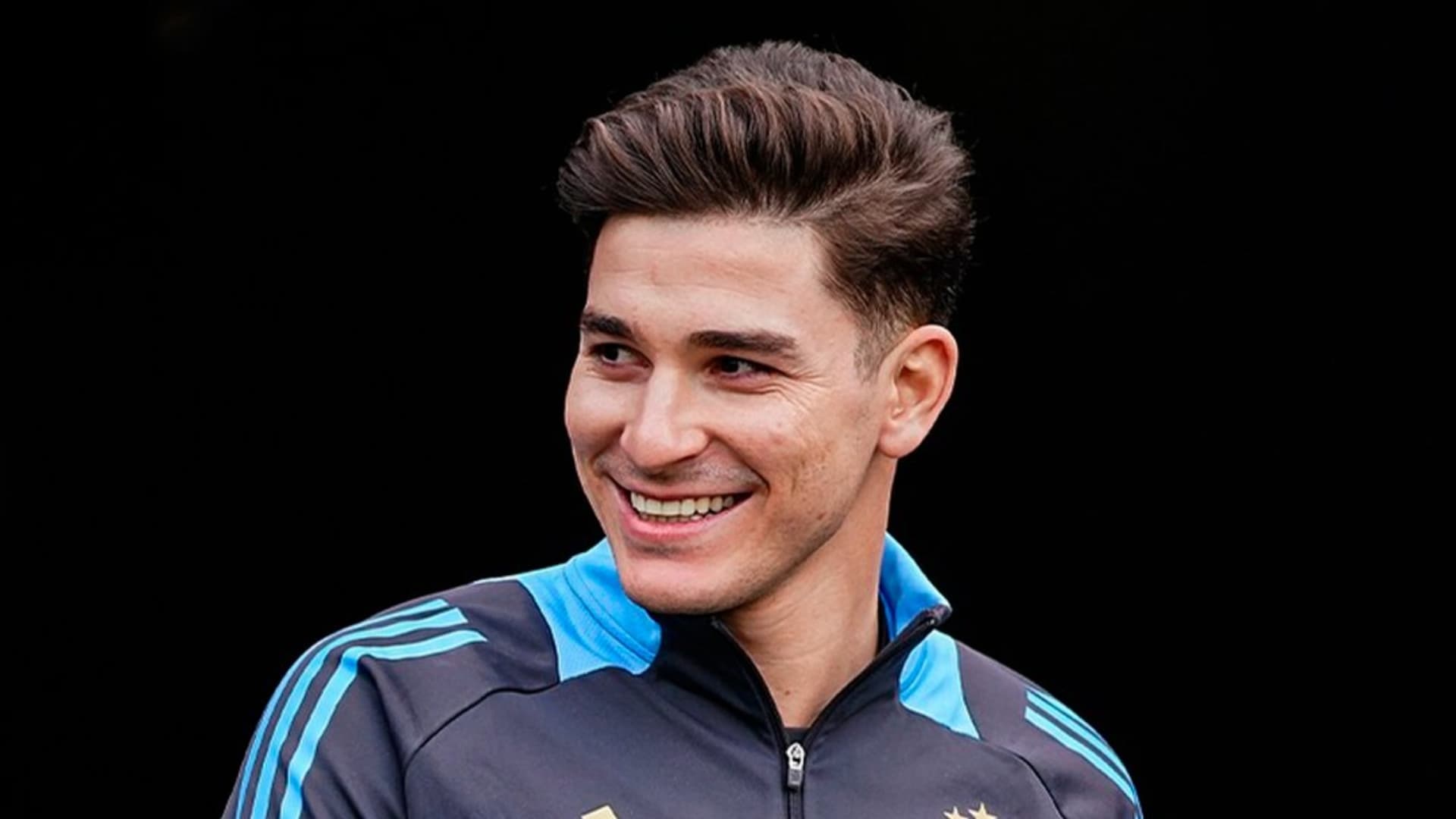 El campeón del mundo suma reconocimientos desde diferentes equipos.