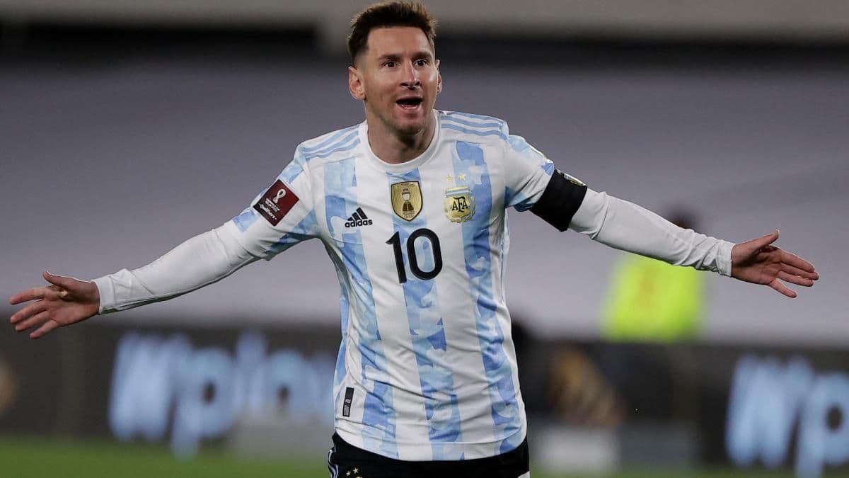 El capitán del conjunto nacional se volverá a enfrentar ante Emiratos Árabes y México, aunque lo hará por primera vez frente a Polonia.