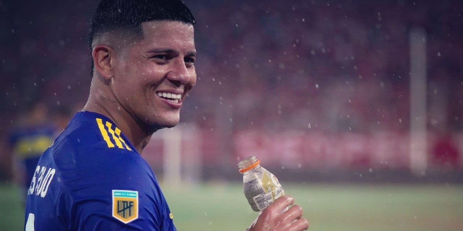 El capitán del equipo estará afuera por varios meses, pero apoya desde afuera y este viernes volvió a demostrarlo de esta manera.