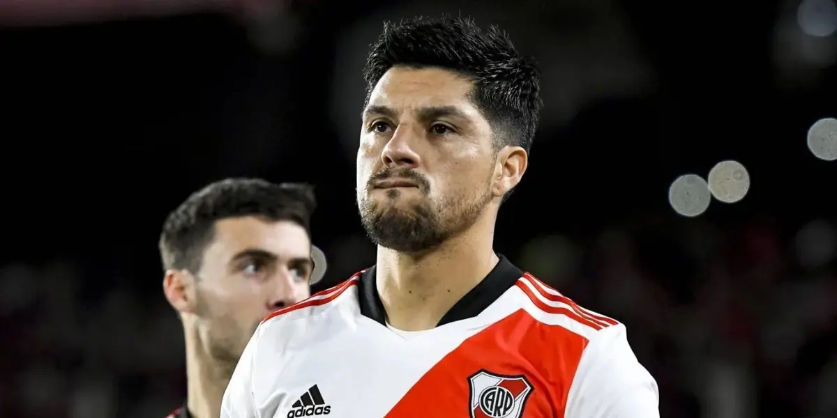 El capitán Millonario apareció con una cabellera extravagante que no pasó desapercibida.