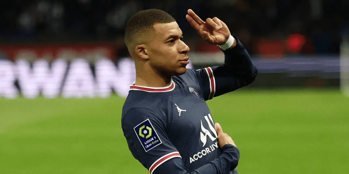 El club francés cumple 52 años y Donatello apenas compartió un post donde exaltan su presencia en el primer equipo