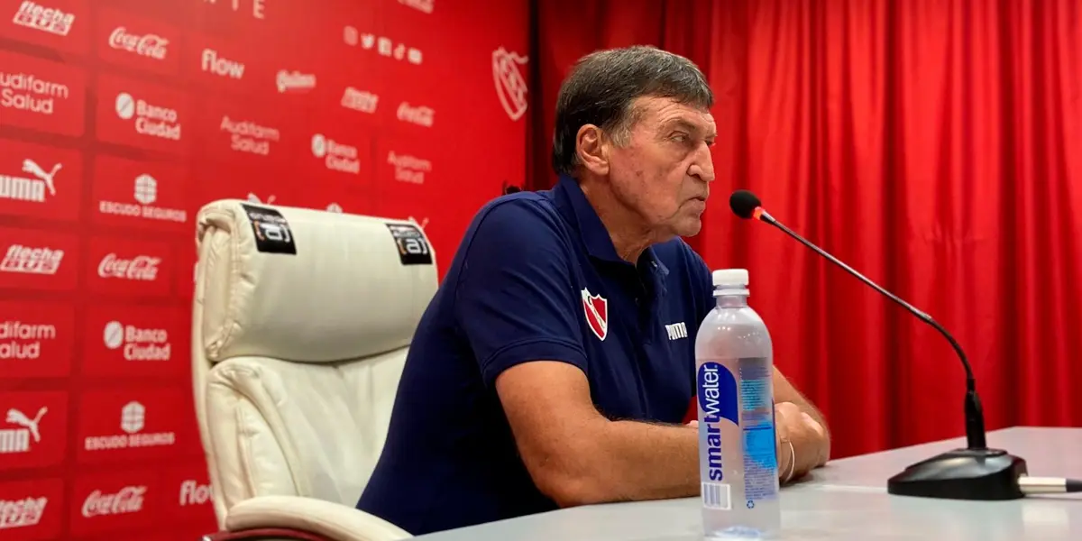 El club publicó en sus redes sociales que no renovará el vínculo con el entrenador.