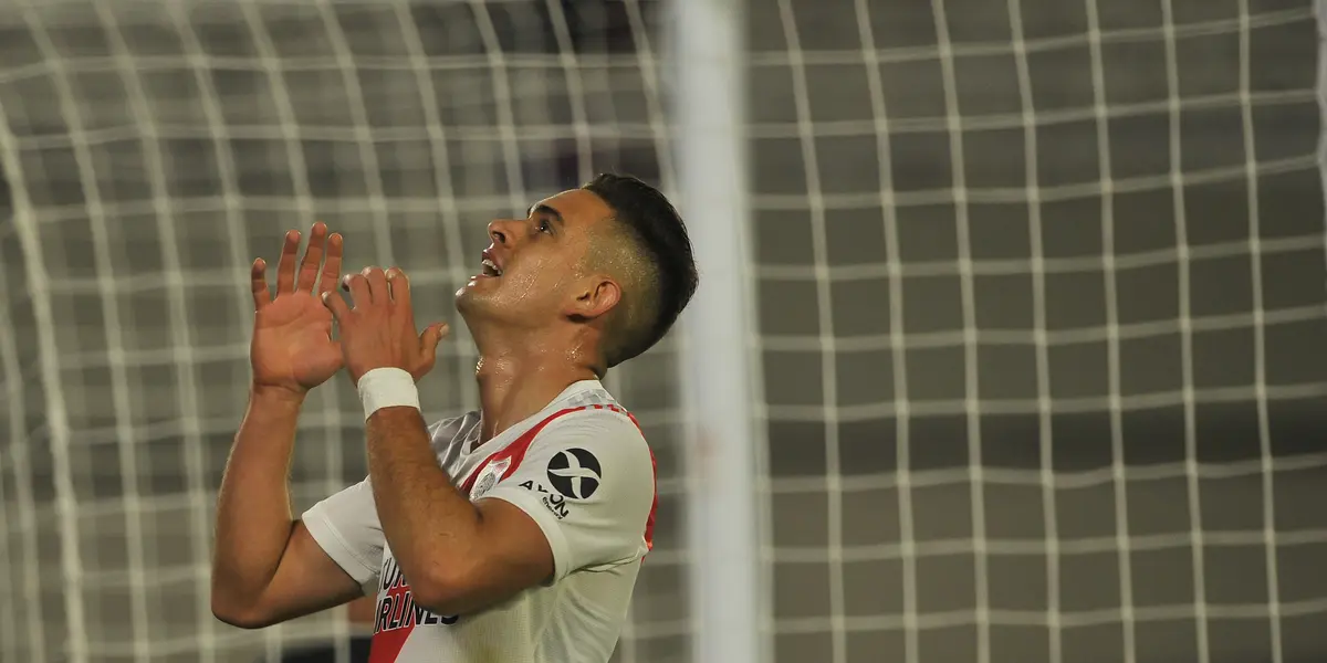 El colombiano aún no definió su futuro y su continuidad en el club es una incógnita.