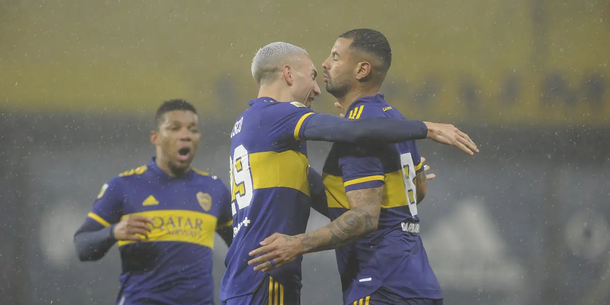 El colombiano convirtió de tiro libre, con la ayuda del defensor rival Miguel Torrén, que desvió la trayectoria de la pelota.