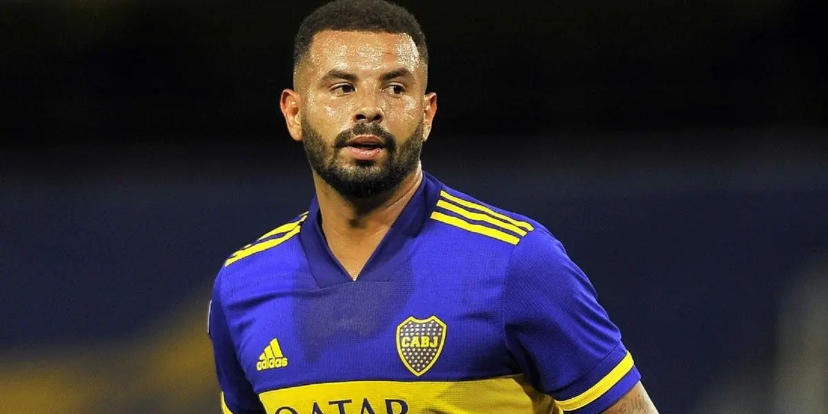 El colombiano decidió picarla y el arquero Alan Díaz le detuvo el remate.