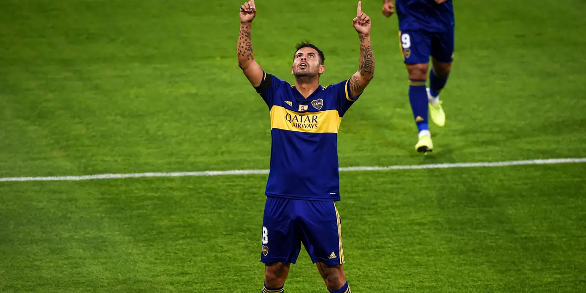 El colombiano picó la pelota y el arquero de River, Alan Díaz, le detuvo el remate.