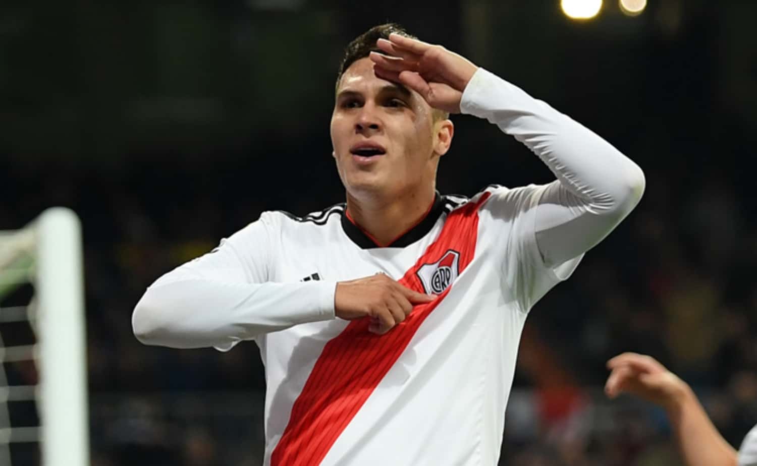 El colombiano volvió a deslizar en redes sociales que su llegada al Millonario está cerca.