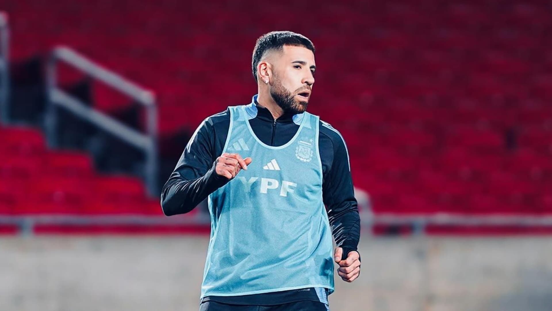 El 'Comandante' tuvo responsabilidad en el gol de Costa Rica y no faltaron las críticas.