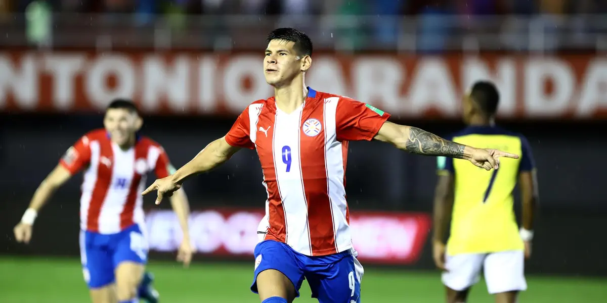 El conjunto de Gustavo Alfaro cayó de visitante 3 a 1 ante los dirigidos por Guillermo Barros Schelotto, pero el triunfo de Uruguay lo benefició para acceder a la Copa del Mundo.