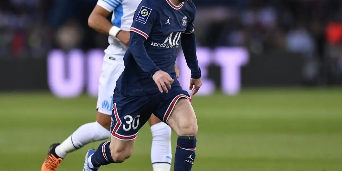 El conjunto de Mauricio Pochettino venció 2 a 1 al equipo de Jorge Sampaoli y se cortó en lo más alto de la Ligue 1.