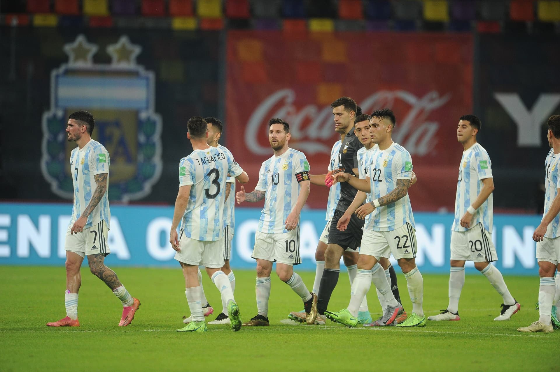 El conjunto dirigido por Lionel Scaloni igualó 1-1 ante el seleccionado trasandino en la fecha 7 del certamen continental.