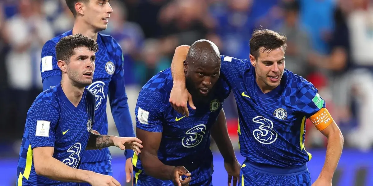 El conjunto inglés superó a los brasileños por 2 a 1 en el tiempo extra y con un penal dudoso sobre la hora, en la gran final del Mundial de Clubes.