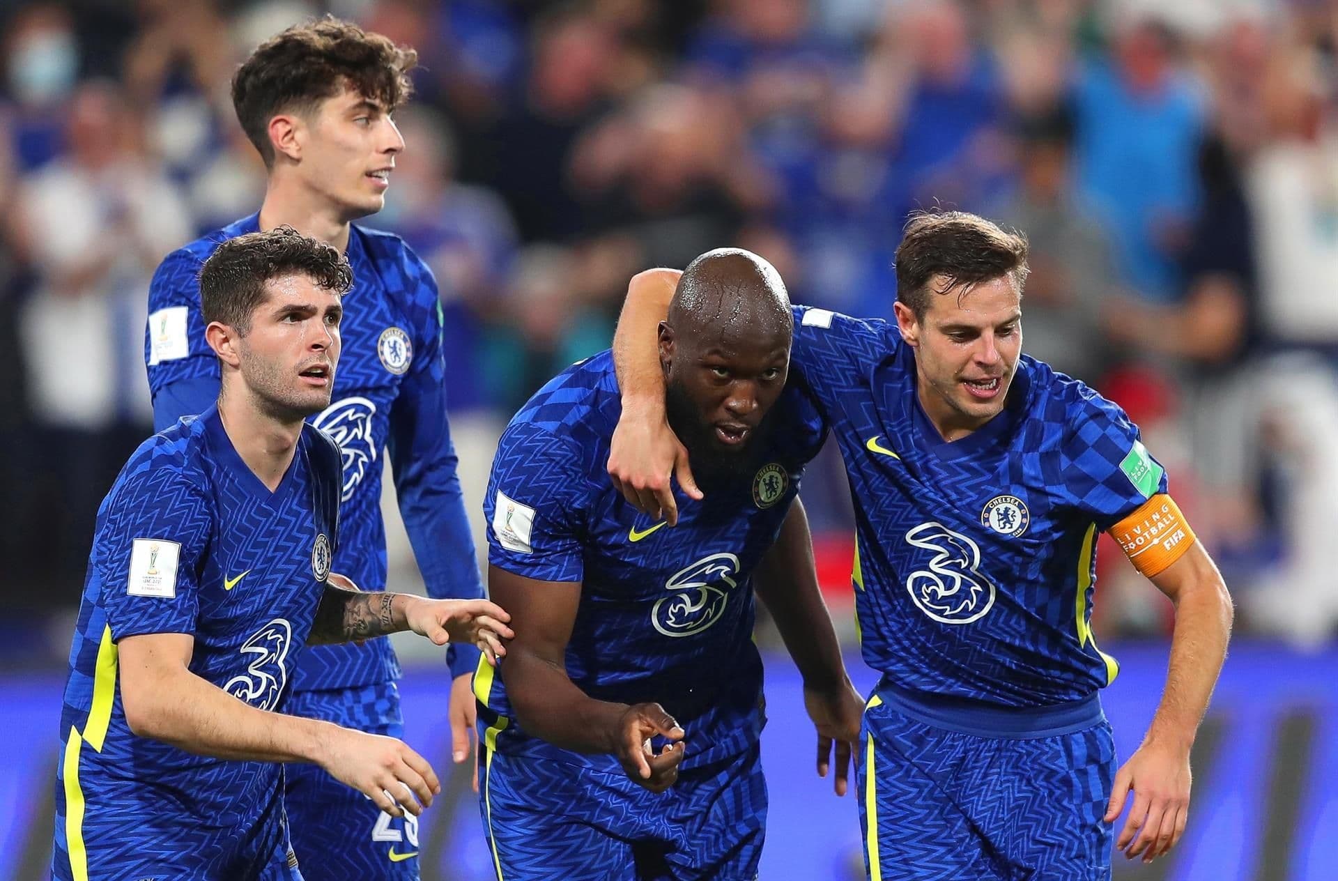 El conjunto inglés superó a los brasileños por 2 a 1 en el tiempo extra y con un penal dudoso sobre la hora, en la gran final del Mundial de Clubes.