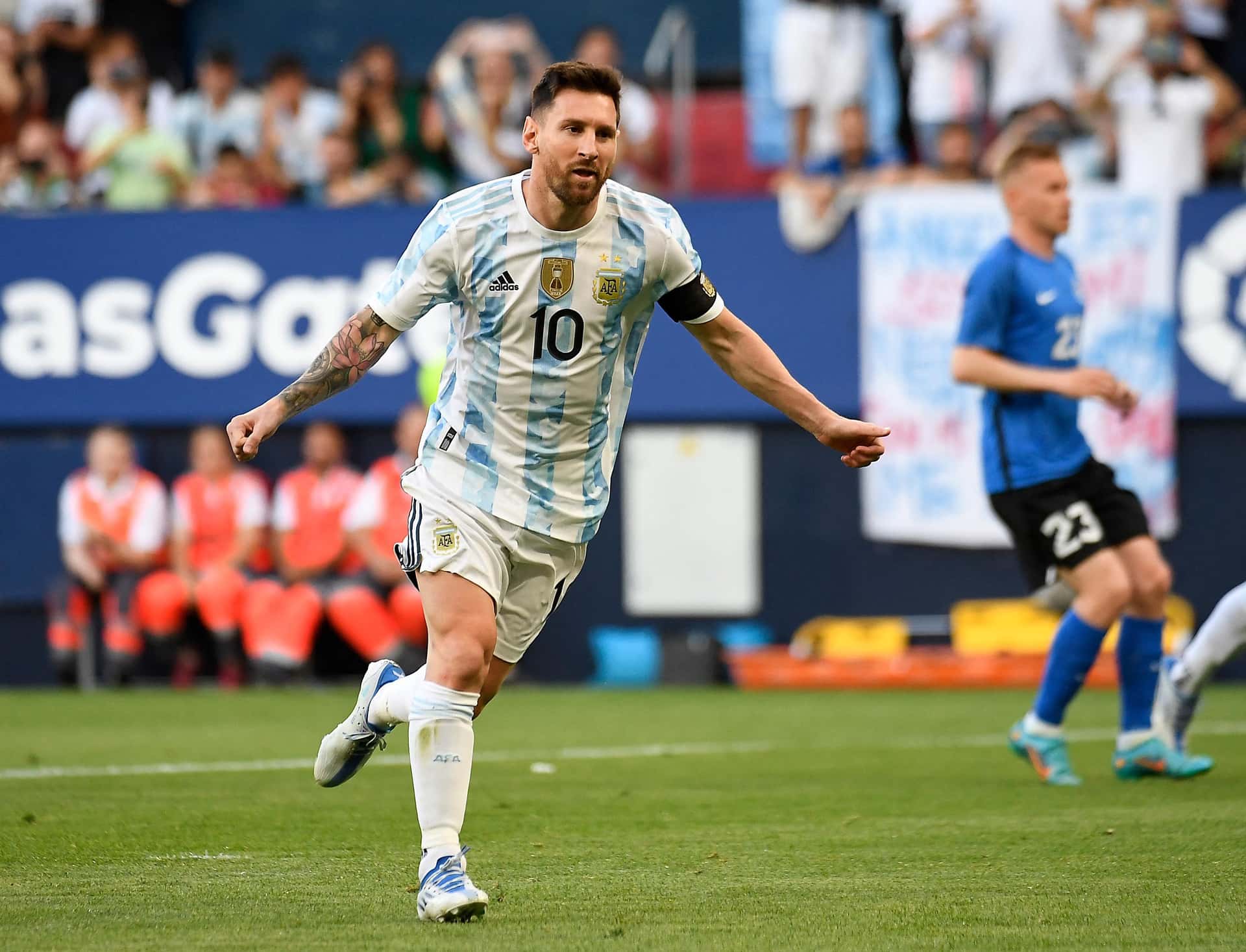 El conjunto nacional le hizo cinco a Estonia y estiró a 33 partidos el invicto.