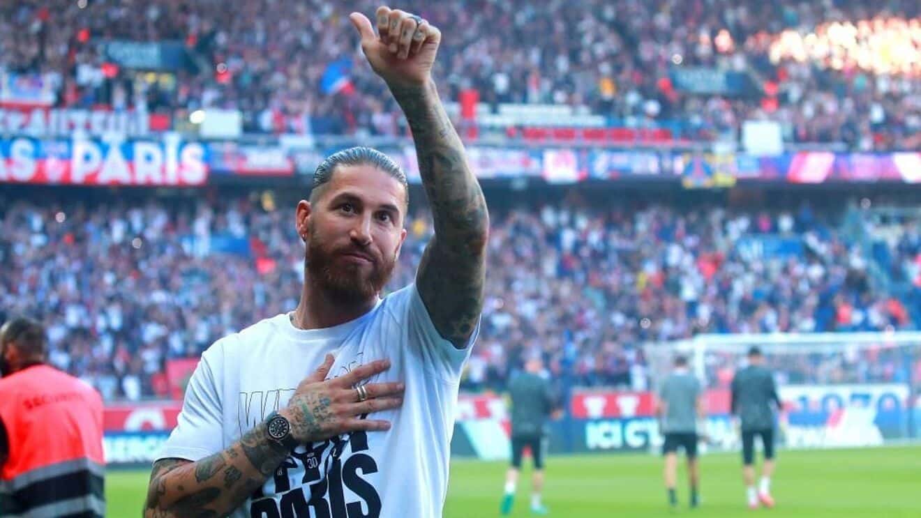 El defensor del conjunto parisino aun no ha podido debutar en el equipo, pero llenó de ilusión a todos los hinchas.