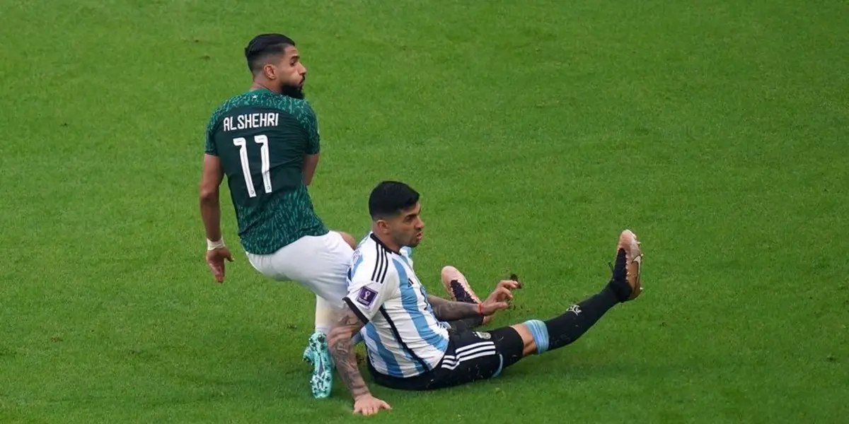 El defensor del Tottenham fue titular en la zaga central y vivió una jornada complicada.