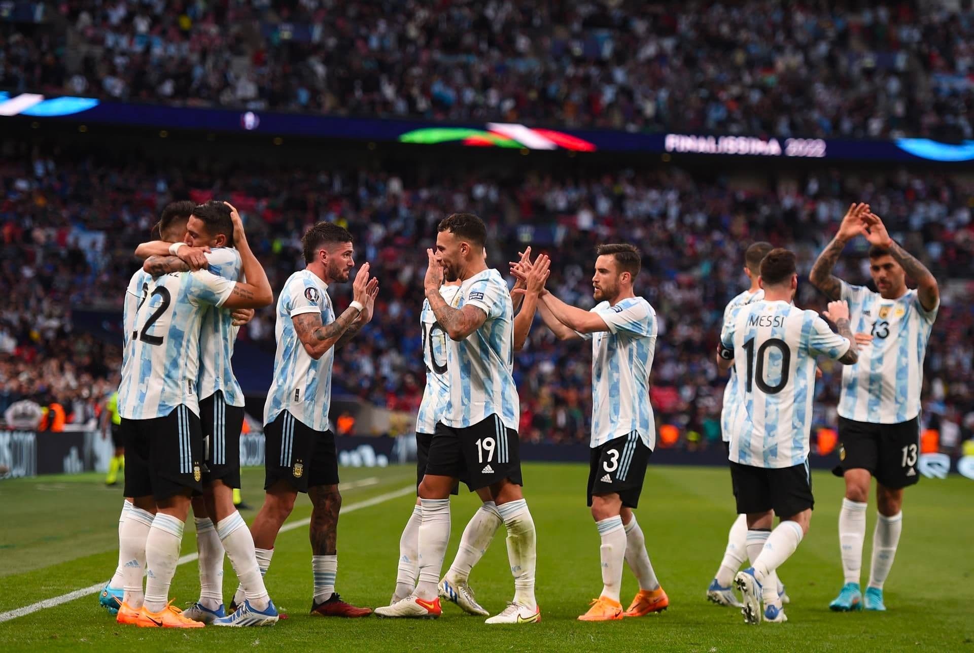 El defensor habló de todo y en particular de las aspiraciones del conjunto nacional en la Copa del Mundo.