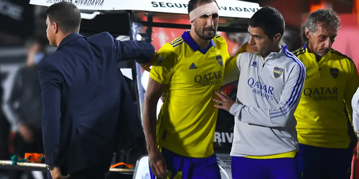 El defensor se retiró con una bota ortopédica en el pie izquierdo tras el partido ante Estudiantes en La Plata.