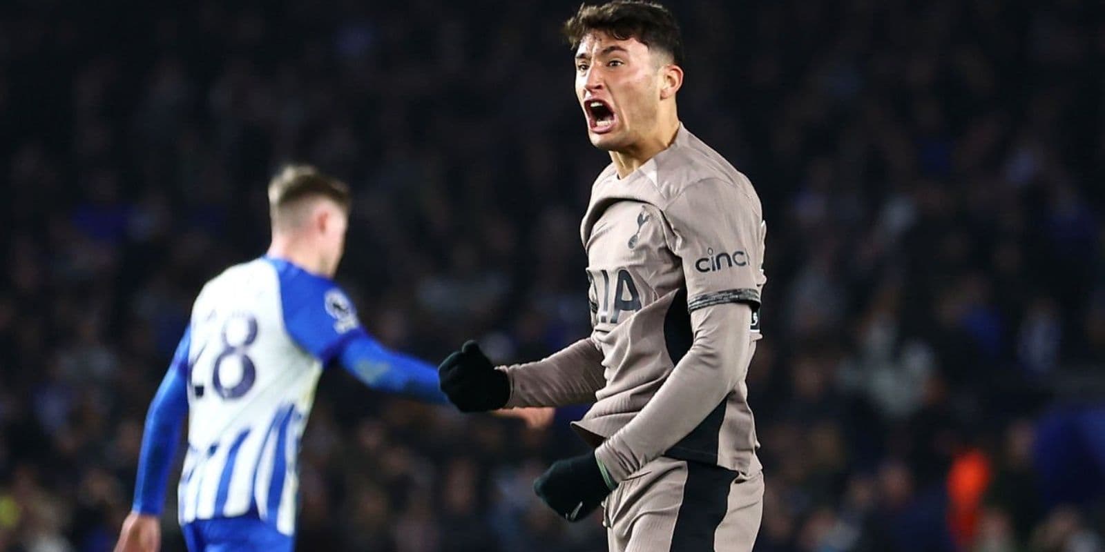 El delantero argentino descontó en la derrota de su equipo contra Brighton.