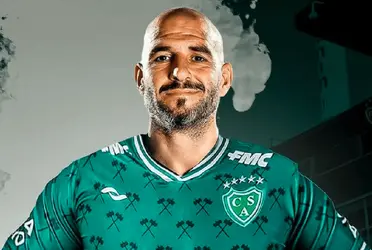 El delantero arrojó resultado positivo por coronavirus y deberá esperar su incorporación a los entrenamientos de su nuevo club.