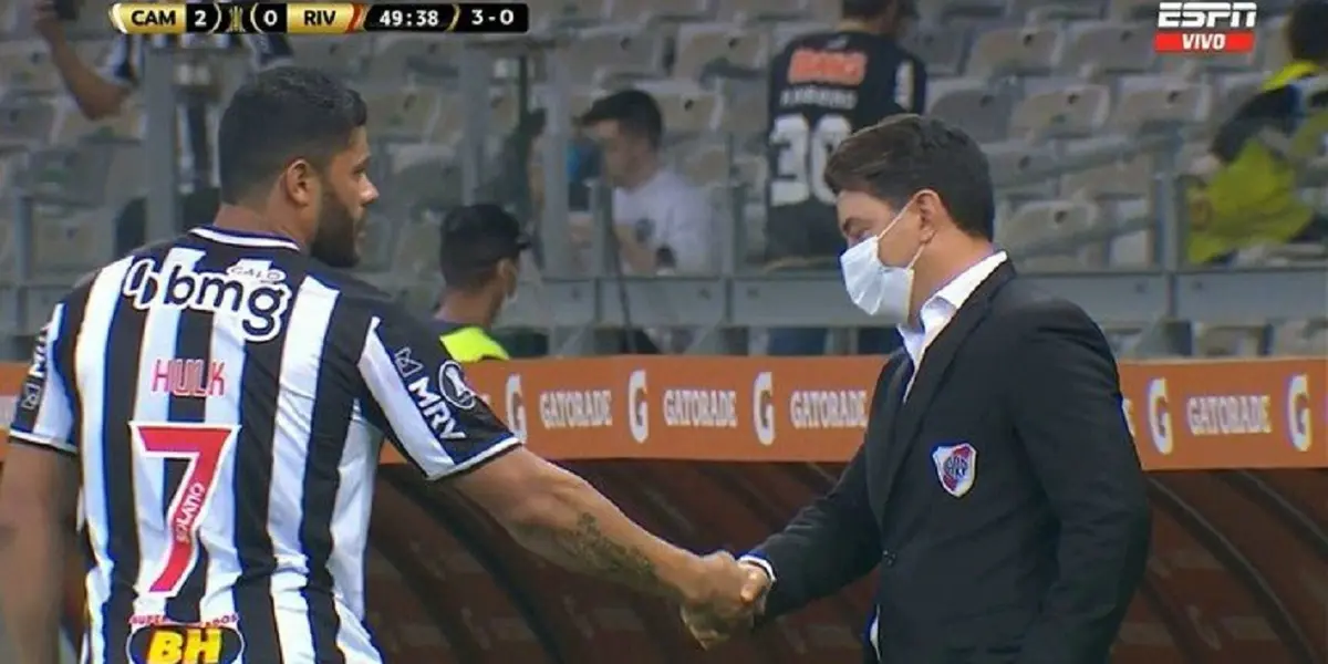 El delantero brasileño se acercó a hablarle al Muñeco. ¿Qué le dijo?