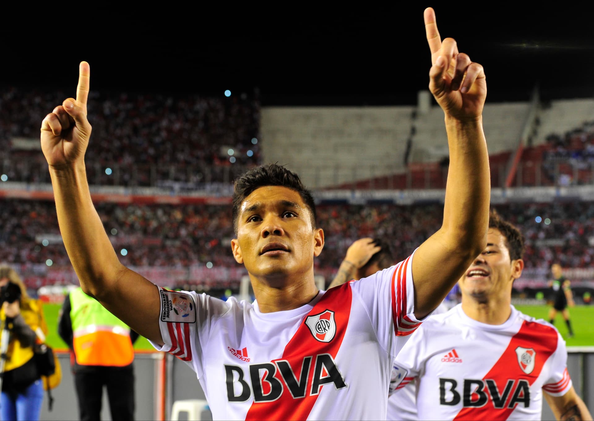 El delantero colombiano opinó qué le falta a su compatriota para brillar en el Millonario.