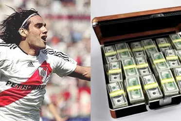 El delantero colombiano pretende un dineral para retornar al club Millonario.