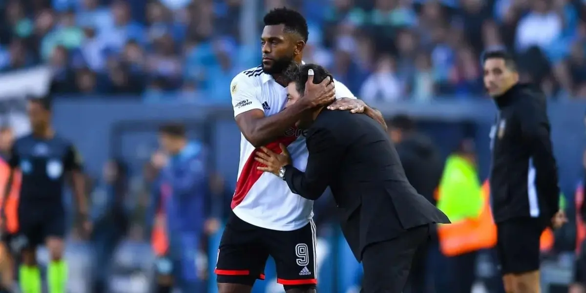 El delantero colombiano, que venía de marcar un doblete ante Colo Colo, dejó satisfecho al entrenador con un de sus jugadas.