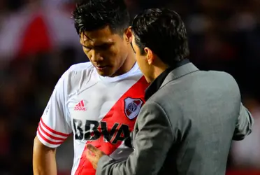 El delantero colombiano se quedó con el mejor entrenador que tuvo en su carrera.