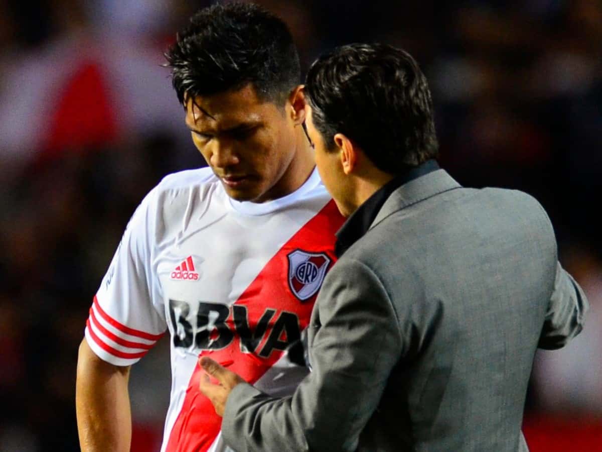El delantero colombiano se quedó con el mejor entrenador que tuvo en su carrera.