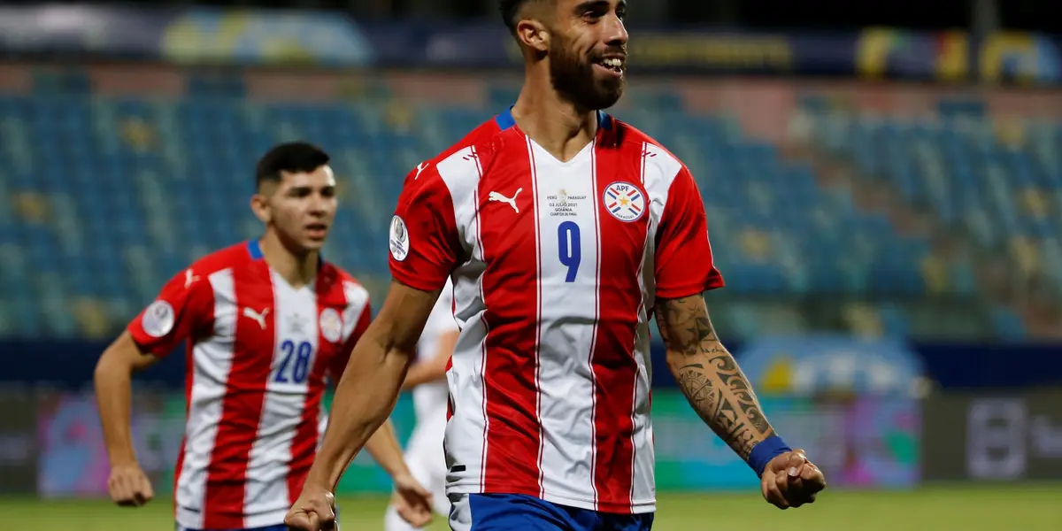 El delantero de Argentinos Juniors reconoció que recibió llamados del Xeneize para firmar contrato.