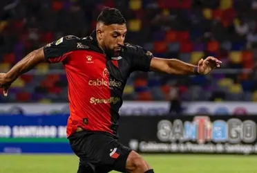 El delantero de Colón volvió al gol en la Copa Argentina y se expresó con una frase llamativa respecto a los hechos en el club Xeneize.