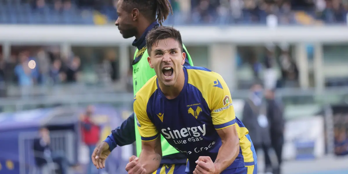 El delantero de Hellas Verona contribuyó con un doblete para el 4 a 3 de su equipo sobre Venezia