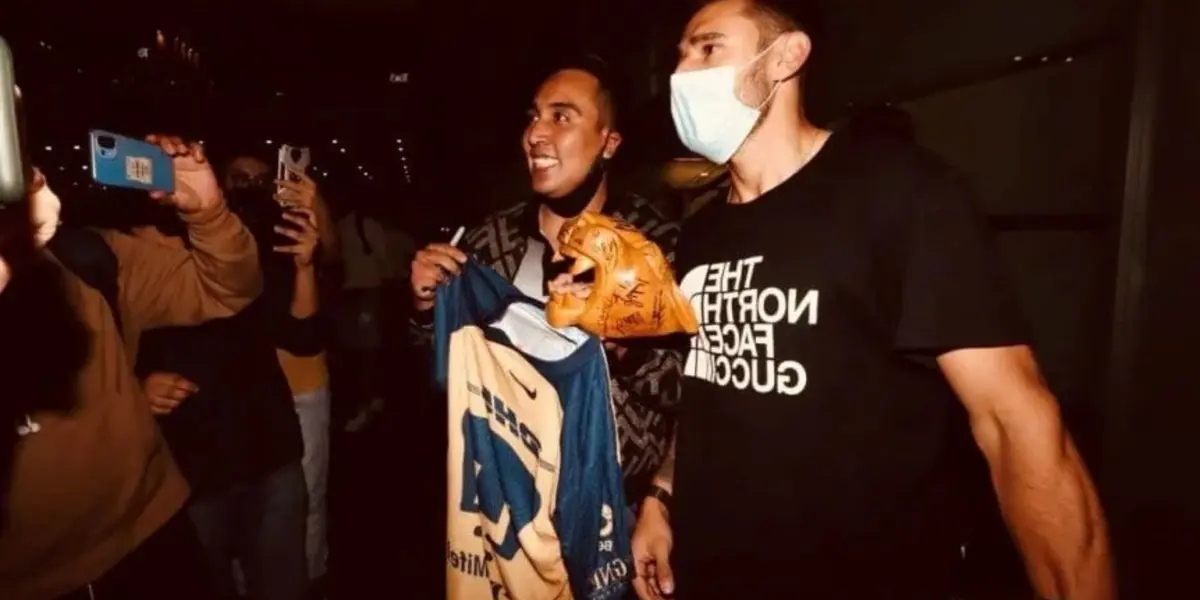 El delantero dejó el Xeneize tras el fin de su contrato y ya es futbolista de Pumas.