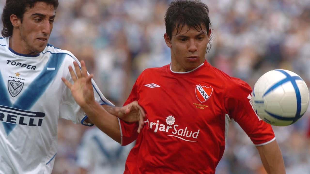 El delantero es nuevo refuerzo de Barcelona, donde firmó por dos temporadas.