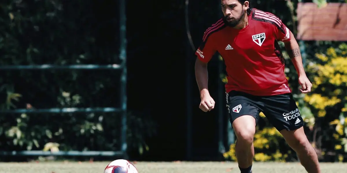 El delantero finaliza su préstamo con el equipo brasileño y debe retornar al Rojo, aunque su futuro es una incógnita.