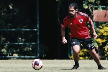 El delantero finaliza su préstamo con el equipo brasileño y debe retornar al Rojo, aunque su futuro es una incógnita.