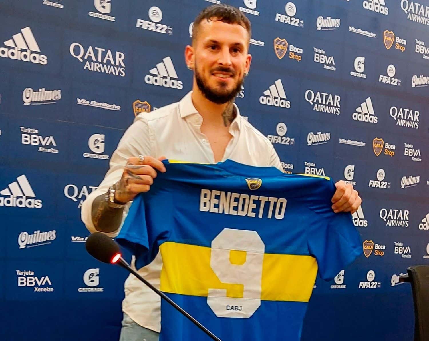 El delantero fue presentado formalmente en el Xeneize y dejó varias frases para alegrar a los hinchas.
