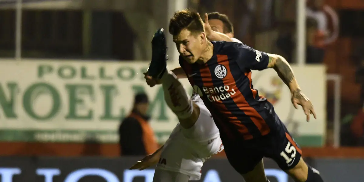 El delantero jugará en el equipo de La Paternal el próximo campeonato.