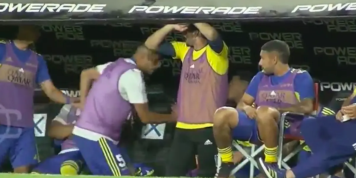 El delantero se calentó cuando le tocó salir y ahi fue cuando se cruzó con el defensor.