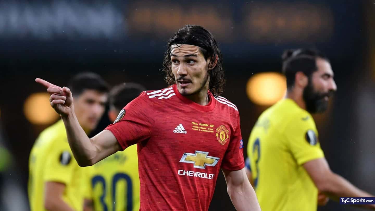 El delantero uruguayo renovó contrato con Manchester United por otro año.
