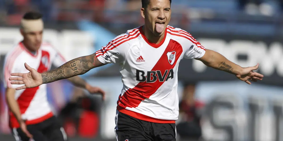 El delantero volvió a demostrar su fanatismo por River Plate. 